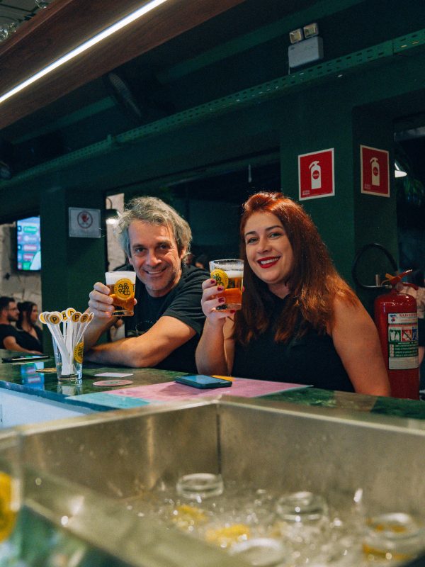 Encontros animados e um ótimo atendimento esperam por você no Boteco Paparico. Curta a nossa seleção de drinks com amigos.